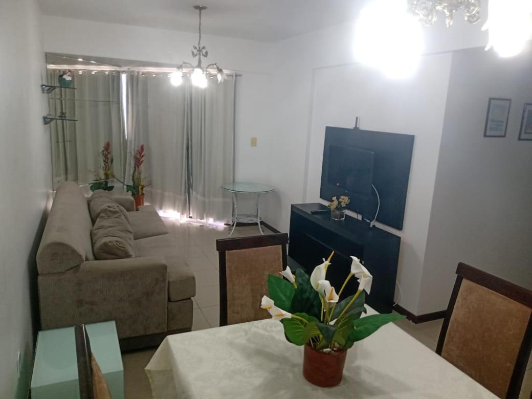 Na Beira De Pajucara - Edificio Casa Bela - Aparamento Com 02 Quartos - Possui Varanda - Vista Lateral Do Mar- Avenida Doutor Antonio Gouveia 77-consumo Eletrico E Pago No Ckeck-out- 1 Kwh E 1,35 Reais - Tem Tela De Protecao Na Varanda E Janelas * Maceio (Alagoas)
