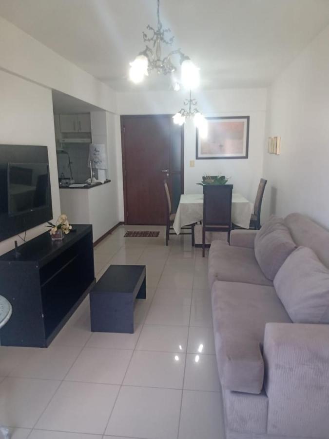 Na Beira De Pajucara - Edificio Casa Bela - Aparamento Com 02 Quartos - Possui Varanda - Vista Lateral Do Mar- Avenida Doutor Antonio Gouveia 77-consumo Eletrico E Pago No Ckeck-out- 1 Kwh E 1,35 Reais - Tem Tela De Protecao Na Varanda E Janelas Apartment