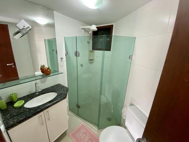 Na Beira De Pajucara - Edificio Casa Bela - Aparamento Com 02 Quartos - Possui Varanda - Vista Lateral Do Mar- Avenida Doutor Antonio Gouveia 77-consumo Eletrico E Pago No Ckeck-out- 1 Kwh E 1,35 Reais - Tem Tela De Protecao Na Varanda E Janelas Apartment