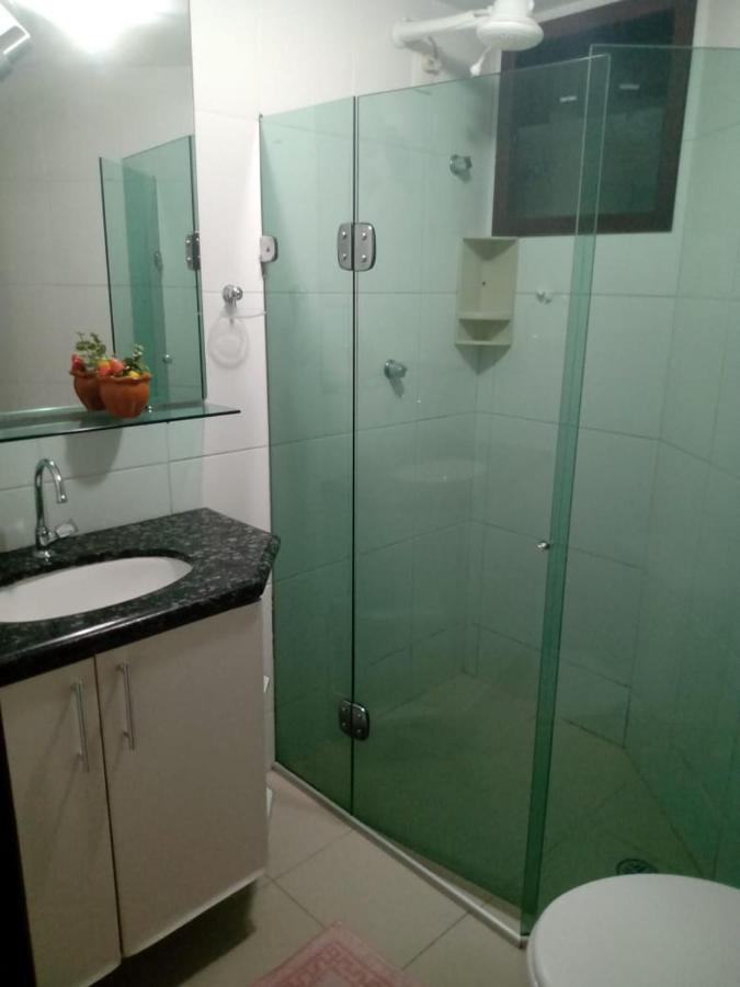 Na Beira De Pajucara - Edificio Casa Bela - Aparamento Com 02 Quartos - Possui Varanda - Vista Lateral Do Mar- Avenida Doutor Antonio Gouveia 77-consumo Eletrico E Pago No Ckeck-out- 1 Kwh E 1,35 Reais - Tem Tela De Protecao Na Varanda E Janelas *