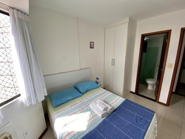 Na Beira De Pajucara - Edificio Casa Bela - Aparamento Com 02 Quartos - Possui Varanda - Vista Lateral Do Mar- Avenida Doutor Antonio Gouveia 77-consumo Eletrico E Pago No Ckeck-out- 1 Kwh E 1,35 Reais - Tem Tela De Protecao Na Varanda E Janelas *