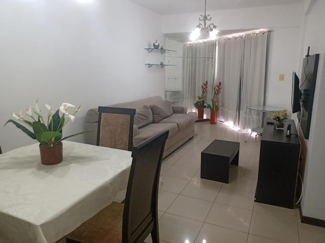 Na Beira De Pajucara - Edificio Casa Bela - Aparamento Com 02 Quartos - Possui Varanda - Vista Lateral Do Mar- Avenida Doutor Antonio Gouveia 77-consumo Eletrico E Pago No Ckeck-out- 1 Kwh E 1,35 Reais - Tem Tela De Protecao Na Varanda E Janelas Apartment