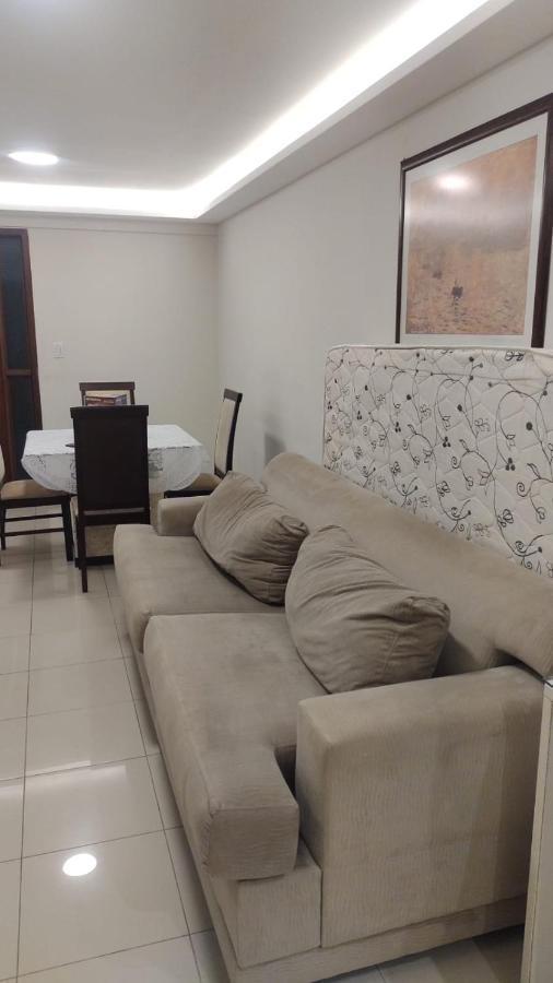 Na Beira De Pajucara - Edificio Casa Bela - Aparamento Com 02 Quartos - Possui Varanda - Vista Lateral Do Mar- Avenida Doutor Antonio Gouveia 77-consumo Eletrico E Pago No Ckeck-out- 1 Kwh E 1,35 Reais - Tem Tela De Protecao Na Varanda E Janelas *